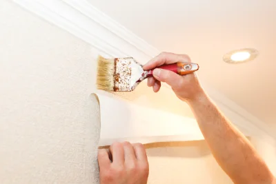 Pose de papier peint à la Palme — revêtements muraux et toiles de verre